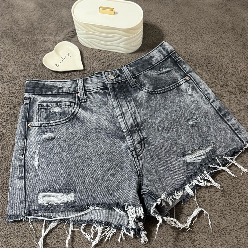 Wild Fable Frayed Hem Jean Shorts in Gray